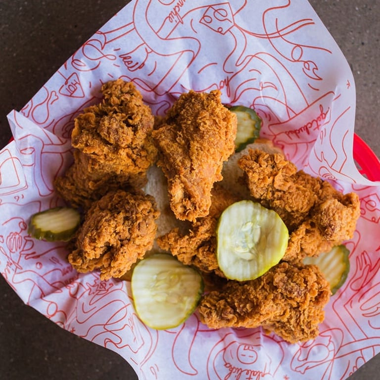 Fast Food Delivery: Fried Chicken, Wings, Sandwiches